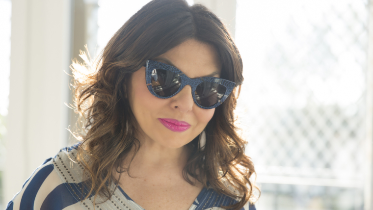 Angelica Pagnelli consiglia di scegliere gli occhiali da sole in base all'occasione in cui li utilizzerai