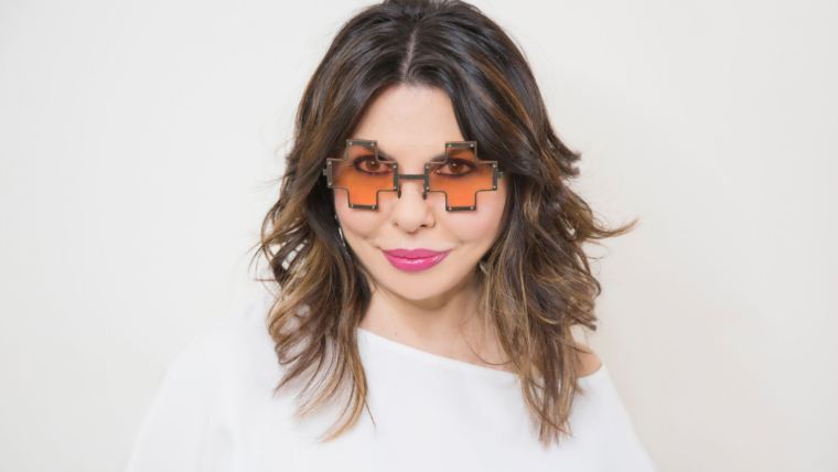 Angelica Pagnelli ti consiglia come abbinare le forme di occhiali a forma del viso e stile personale