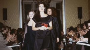 La prima sfilata della collezione ready-to-wear ideata da Miuccia Prada
