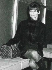 La Speedy Bag di Louis Vuitton ha conquistato le più grandi star di Hollywood, tra cui Audrey Hepburn